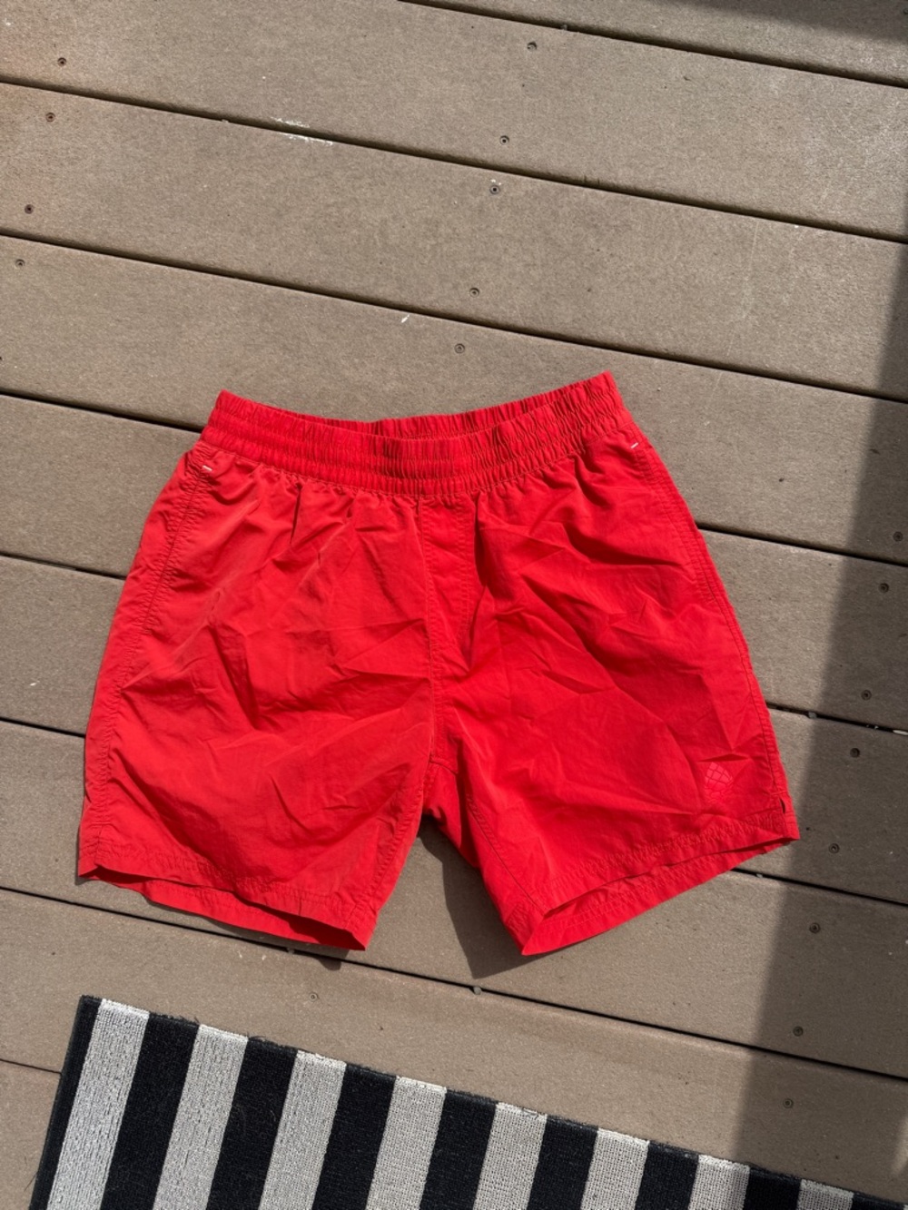 Stio Men's Red Athletic Elastic-Waist Performance Shorts